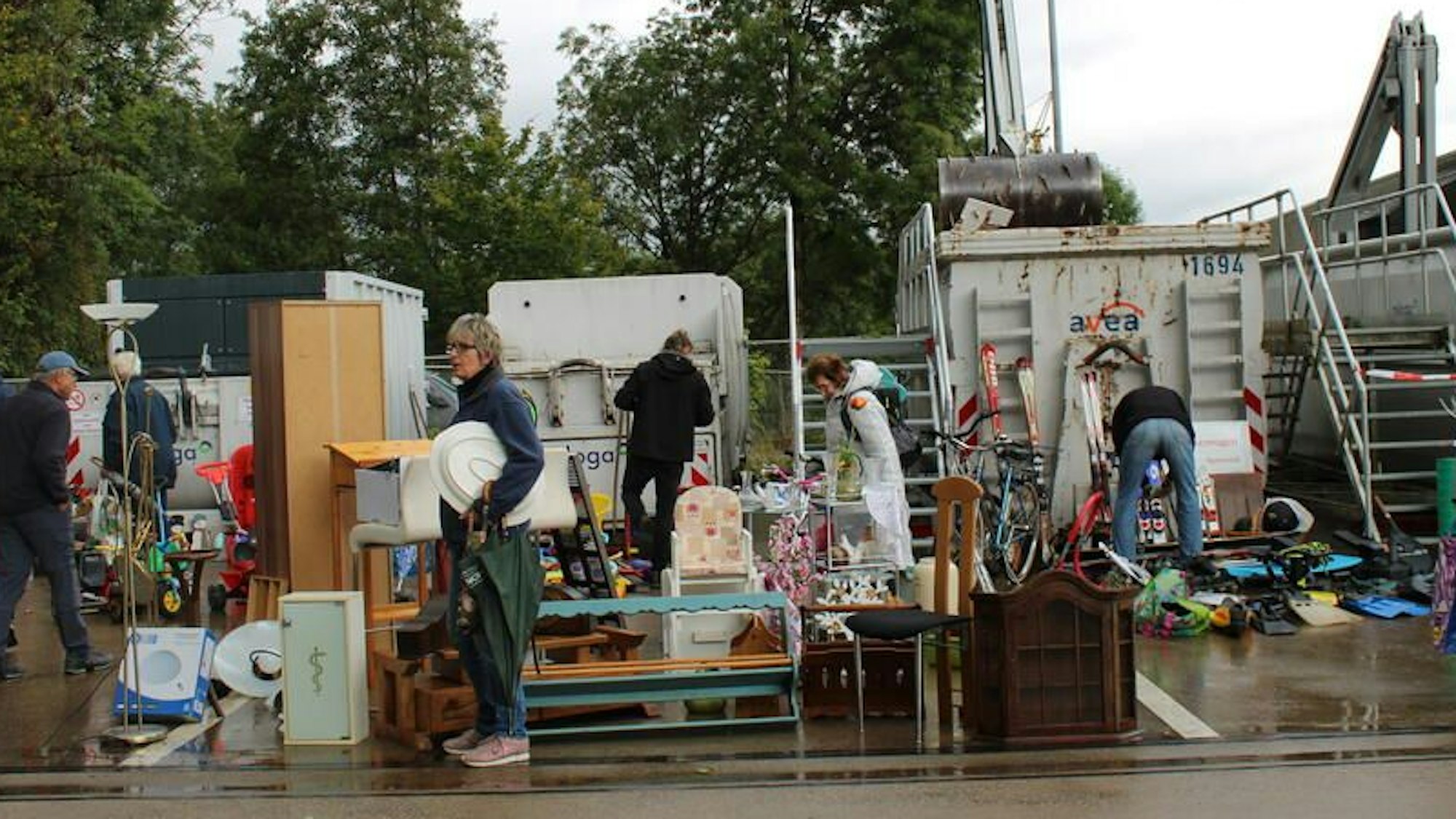 Tauschbörse des Bav auf dem Wertstoffhof in Hückeswagen.