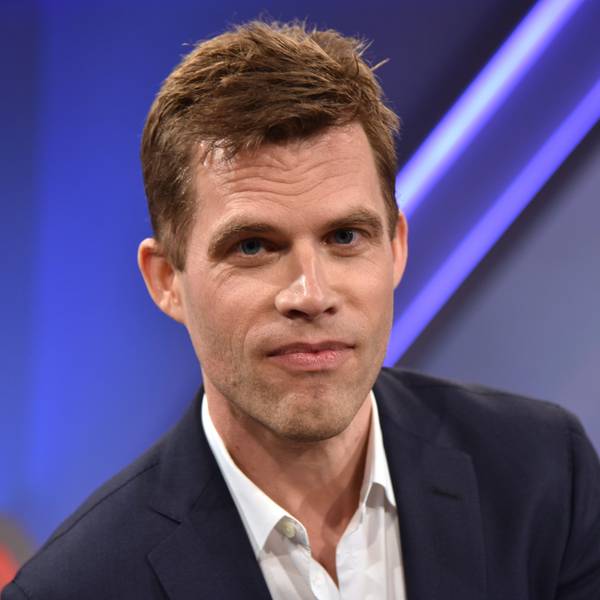 Nordrhein-Westfalen, Köln: Porträt von Bas Kast, Journalist und Wissenschaftsautor als Gast in der ARD Talkshow Maischberger (2019). Mit „Kompass für die Seele“ hat der Autor einen neuen Bestseller gelandet.