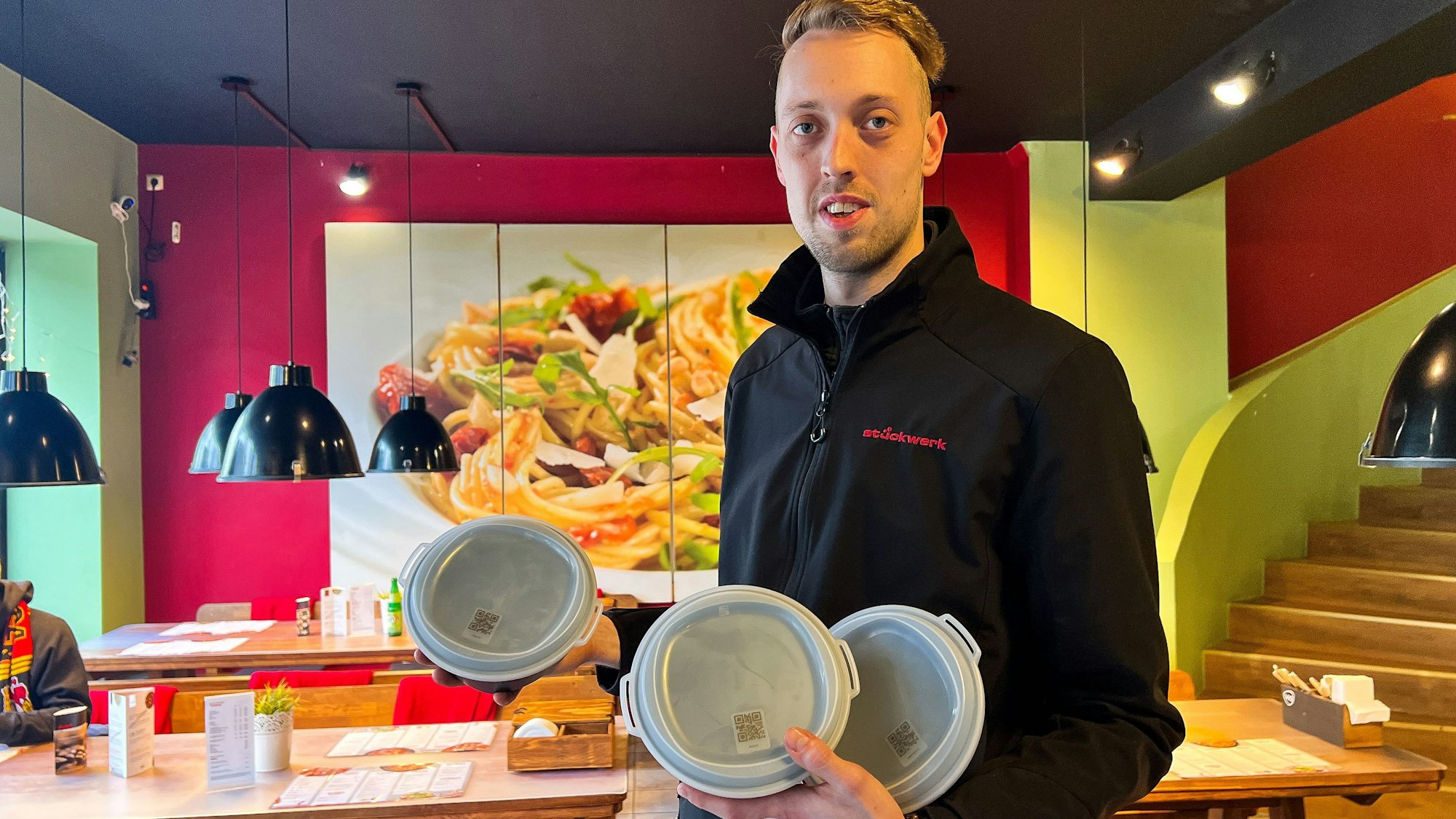 Tobias Menke, Stückwerk, mit Mehrwegboxen