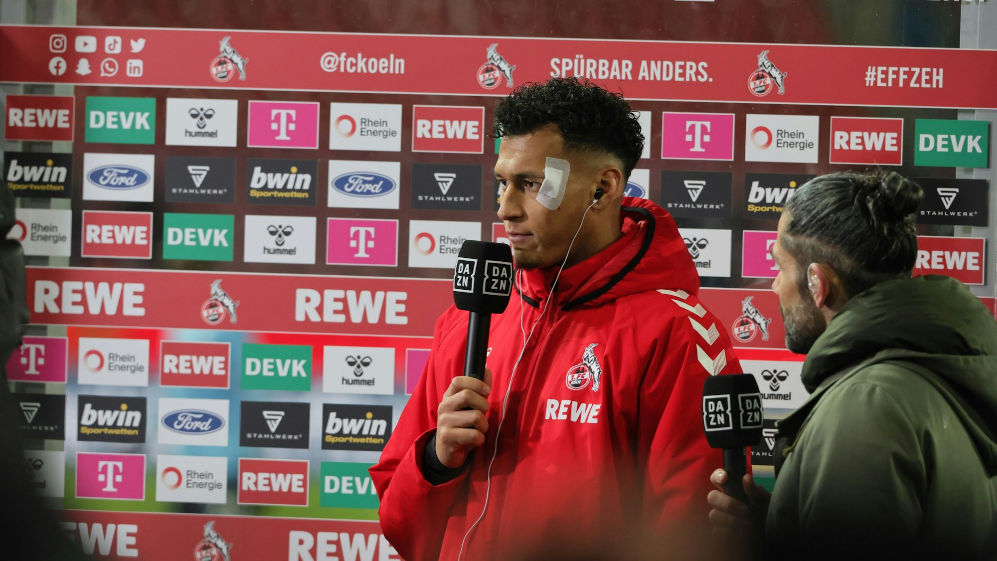 Davie Selke am DAZN-Mikro nach der Pleite gegen Bochum.