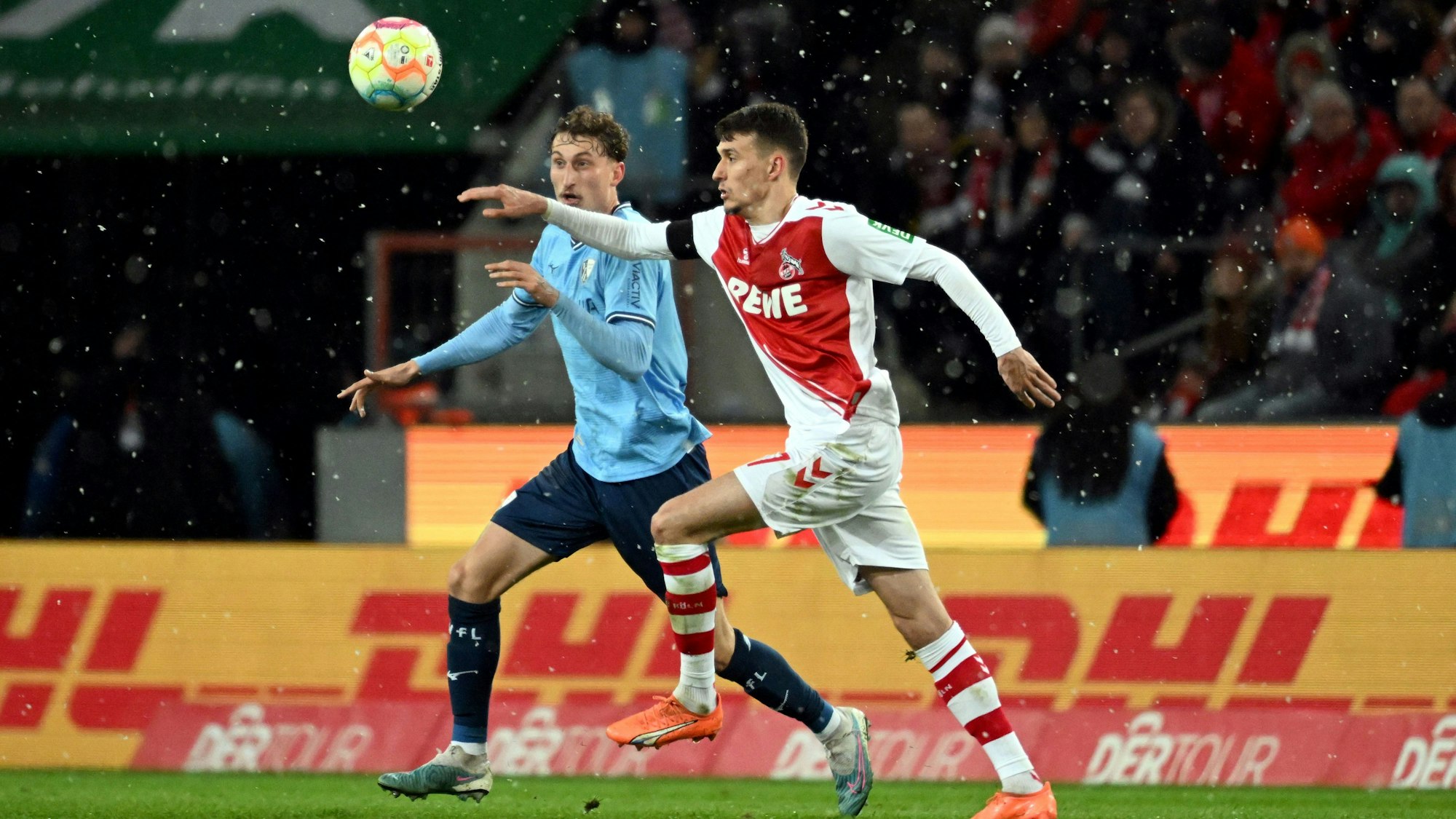 Dejan Ljubicic gegen den Bochumer Patrick Osterhage
