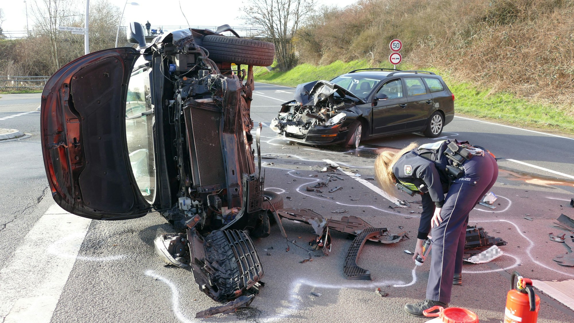 Unfall in Siegburg am 11. März 2022 an der Kreuzung Wilhelmstraße/Isaac-Bürger-Straße.