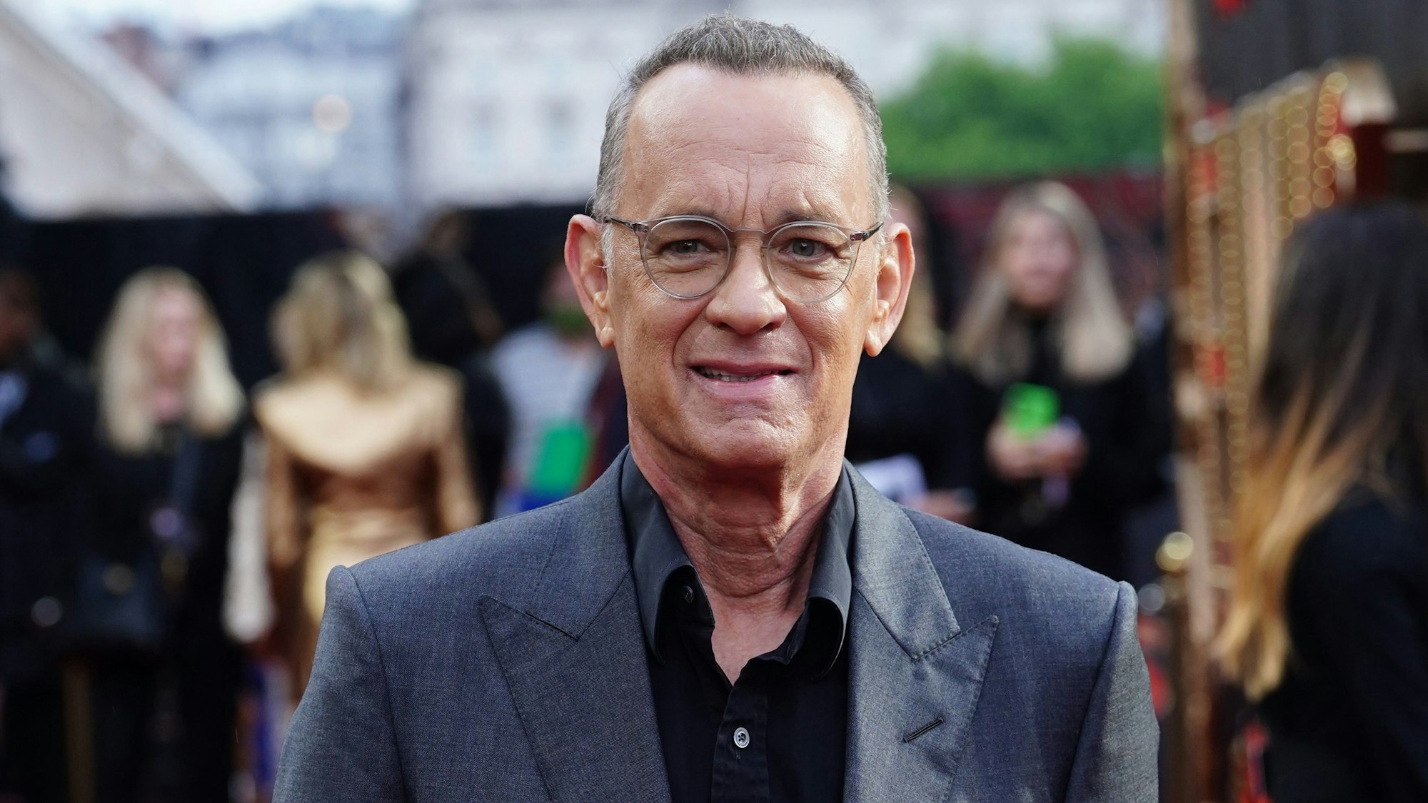 Es ist der Schauspieler Tom Hanks zu sehen.
