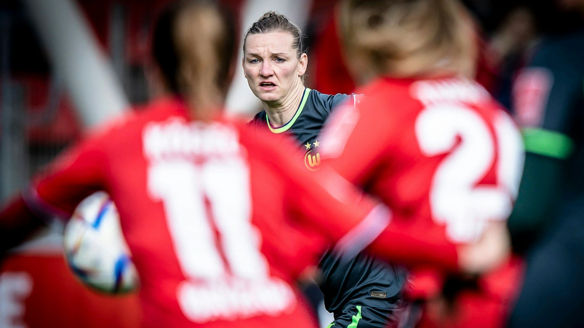 1. Frauen-Bundesliga Bayer 04 Leverkusen vs. VfL Wolfsburg, 12.03.2023 Alexandra Popp VFL Wolfsburg 11 waehrend der Begegnung Bayer 04 Leverkusen gegen den VfL Wolfsburg an Spieltag 14 der Frauen-Fussball-Bundesliga am 12.03.2023 im Ulrich-Haberland-Stadion in Leverkusen Nordrhein-Westfalen. DFL REGULATIONS PROHIBIT ANY USE OF PHOTOGRAPHS AS IMAGE SEQUENCES AND/OR QUASI-VIDEO. *** 1 Women Bundesliga Bayer 04 Leverkusen vs VfL Wolfsburg, 12 03 2023 Alexandra Popp VFL Wolfsburg 11 during the match Bayer 04 Leverkusen vs VfL Wolfsburg on matchday 14 of the Women Football Bundesliga on 12 03 2023 at Ulrich Haberland Stadium in Leverkusen North Rhine Westphalia DFL REGULATIONS PROHIBIT ANY USE OF PHOTOGRAPHS AS IMAGE SEQUENCES AND OR QUASI VIDEO Copyright: xBEAUTIFULxSPORTS/AxelxKohringx