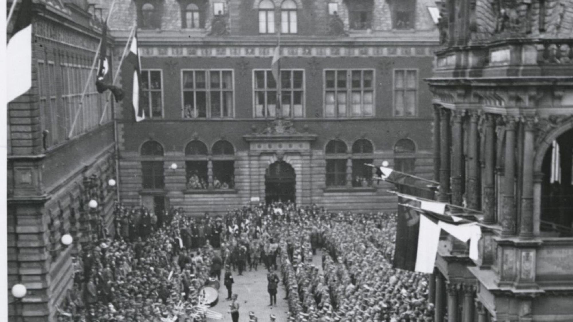 Nationalsozialistische Machtübernahme Köln 1933
Die Nutzung ist nur einmalig und nur für den genannten Publikationszweck gestattet. Jede weitere oder anderweitige Nutzung ist gebührenpflichtig und uns anzuzeigen.