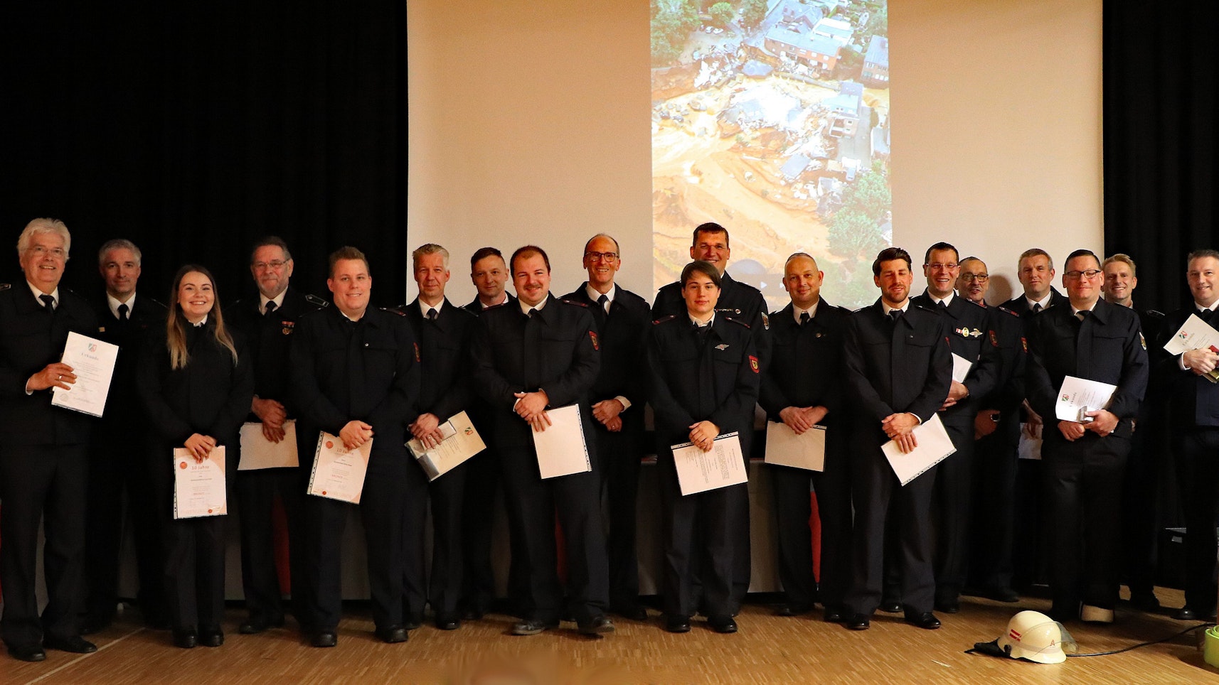 Die Jahreshauptversammlung der Feuerwehr und der Freiwilligen Feuerwehr.