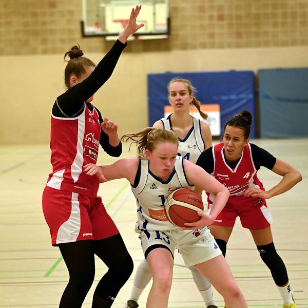 11.03.2023, Basketball-BBZ Opladen-Herner TV
mitte: Greta Kröger (Opladen)
Foto: Uli Herhaus