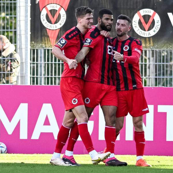 In der Schlussminute erzeilt Jamil Siebert Viktoria Koeln, 20, Mitte, das Tor zum 1:1 Ausgleich. Viktoria Koeln vs. FSV Zwickau, Fussball, 3. Liga, 26. Spieltag, Saison 2022/2023, 11.03.2023 DFB/DFL Regulations prohibit any use of Photographs as image sequences and/or quasi-video Viktoria Koeln vs. FSV Zwickau, Fussball, 3. Liga, 26. Spieltag, Saison 2022/2023, 11.03.2023 Köln *** In the final minute Jamil Siebert Viktoria Koeln, 20 , center, scores the goal to equalize 1 1 Viktoria Koeln vs FSV Zwickau, Football, 3 Liga, 26 Spieltag, Saison 2022 2023, 11 03 2023 DFB DFL Regulations prohibit any use of Photographs as image sequences and or quasi video Viktoria Koeln vs FSV Zwickau, Football, 3 Liga, 26 Spieltag, Saison 2022 2023, 11 03 2023 Köln Copyright: xEibner-Pressefoto/ThomasxHaeslerx EP_EER