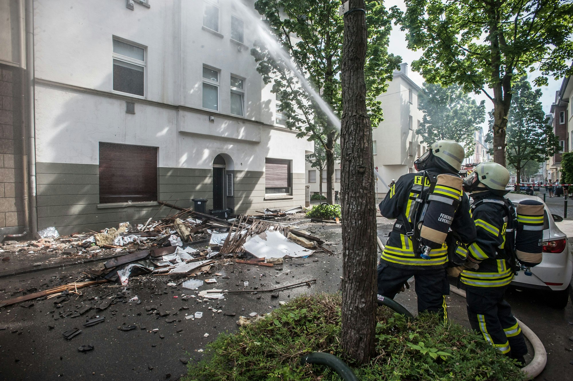 Brand nach Explosion Opladen feuerwehr. Foto: Ralf Krieger