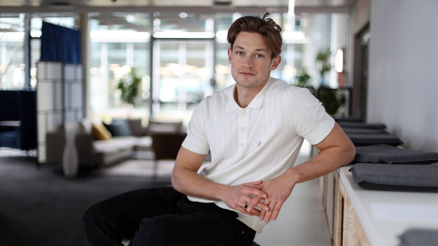 Der Kölner Schauspieler Damian Hardung ist schon im kolumbianischen Dschungel auf seine Netflix-Rolle in „How to sell drugs online (fast)“ angesprochen worden.