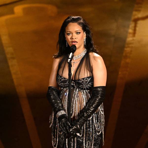 Rihanna performt bei den Oscars „Lift Me Up“.