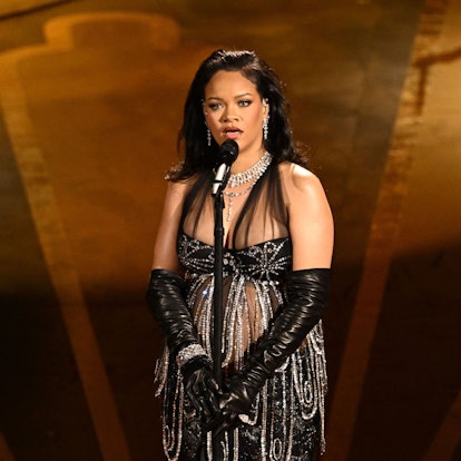 Rihanna performt bei den Oscars „Lift Me Up“.