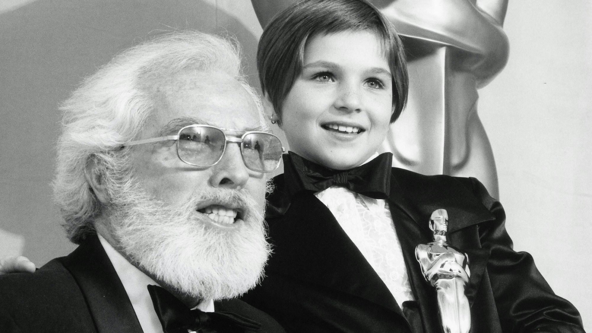 Tatum O'Neal mit ihrem Oscar.