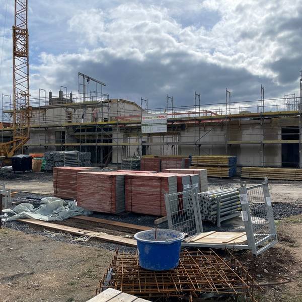 Baustelle eines neuen Kindergartens im Baugebiet Weiße Erde in Euskirchen.