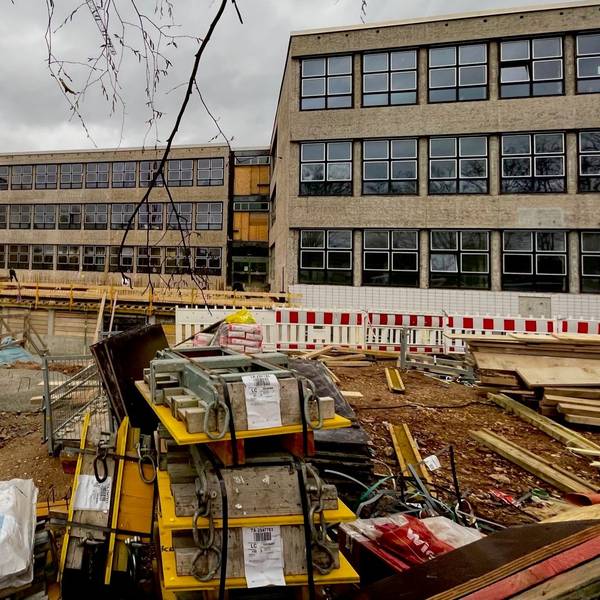 Das Foto zeigt die Baustelle des Lechenicher Schulzentrums.