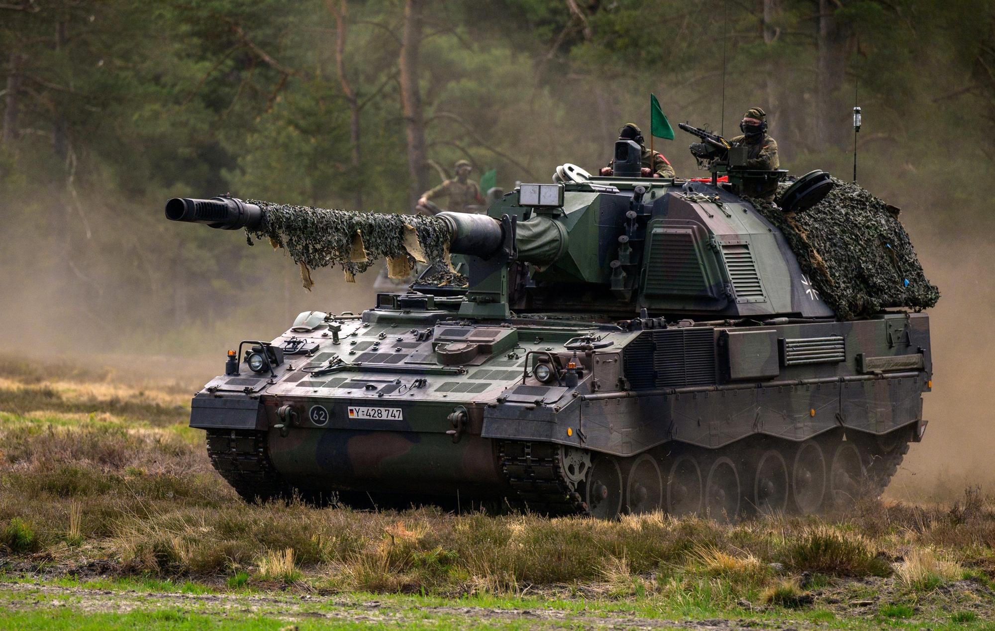 Deutsche Panzerhaubitze 2000 bei einer Übung: Die Bundeswehr hat 14 der Kampfgeräte an die Ukraine geliefert.