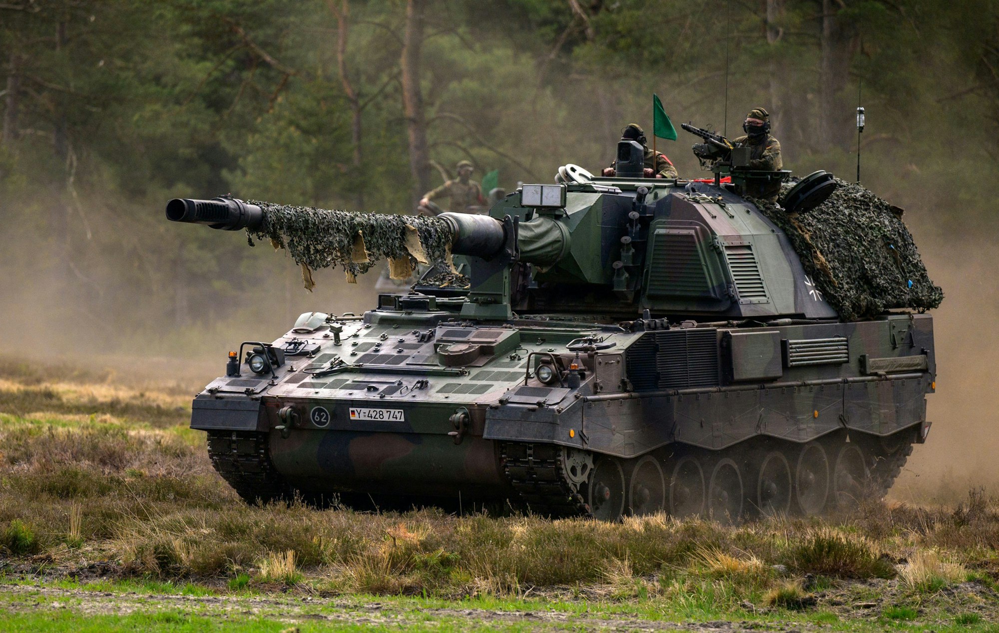 Deutsche Panzerhaubitze 2000 bei einer Übung: Die Bundeswehr hat 14 der Kampfgeräte an die Ukraine geliefert.