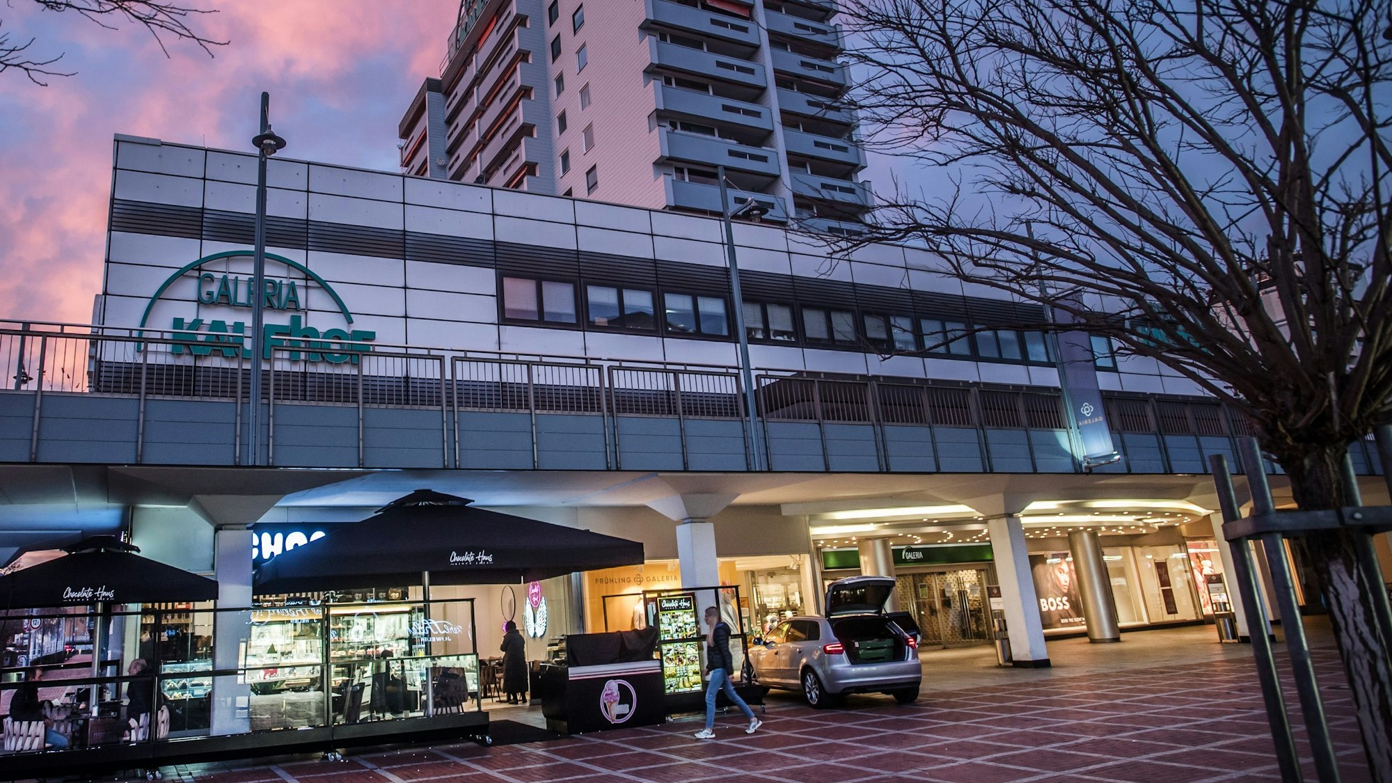 Galeria Kaufhof, Hauptstraße, Wiesdorfer Platz. Foto: Ralf Krieger