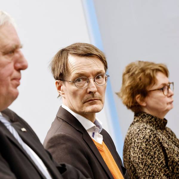 Karl-Josef Laumann (CDU), Minister für Arbeit, Gesundheit und Soziales des Landes Nordrhein-Westfalen, und Karl Lauterbach (SPD), Bundesminister für Gesundheit.