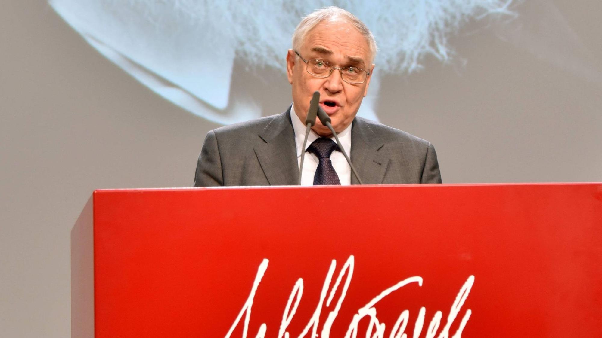 Der Soziologe Lew Gudkow wurde im November 2017 in Köln bei der Verleihung des Lew-Kopelew-Preis für Frieden und Menschenrechte ausgezeichnet. (Archivbild)