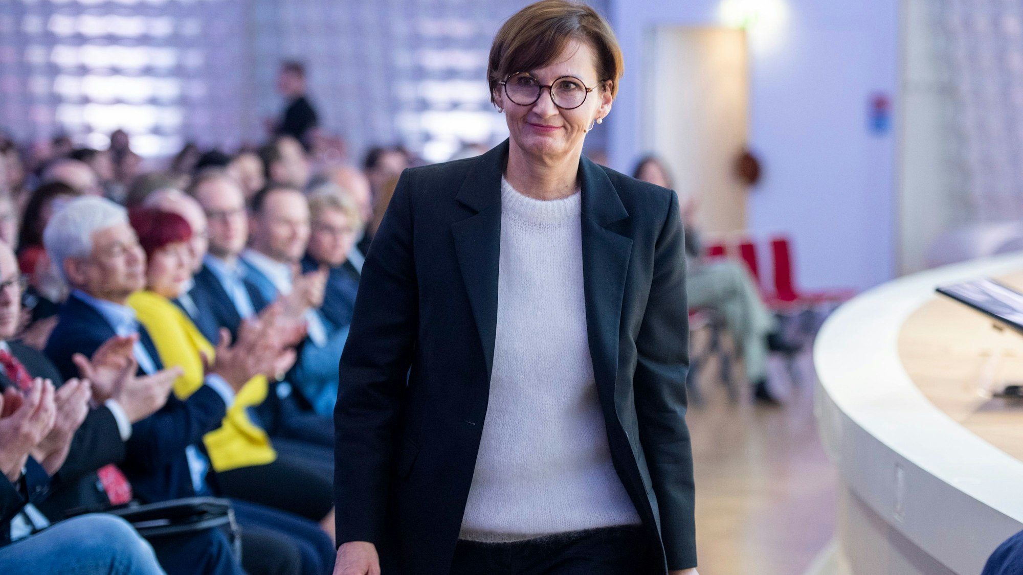 Bettina Stark-Watzinger (FDP), Bundesministerin für Bildung und Forschung, kommt zum Bildungsgipfel.