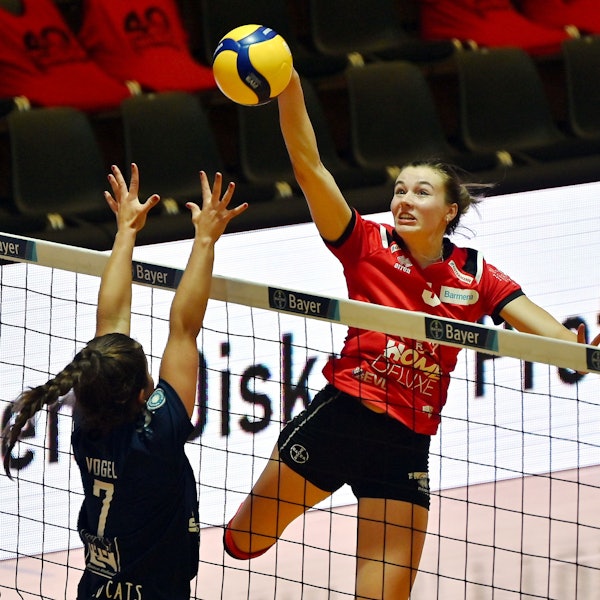 Volleyball
Bayer Volleys - Stralsund
rechts: Clara Wübbeke (Bayer)
Foto: Uli Herhaus