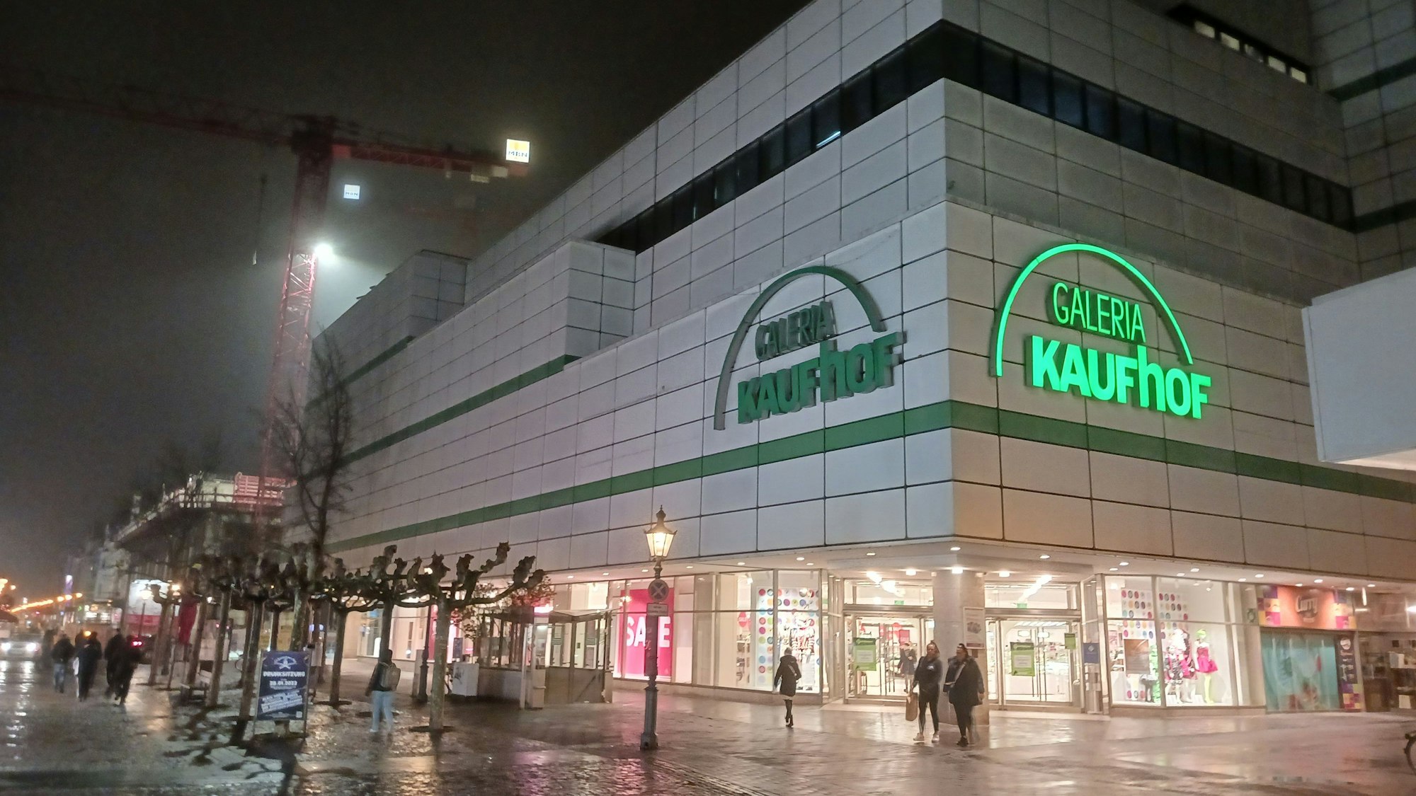 Außenansicht der Kaufhof-Filiale in Siegburg.