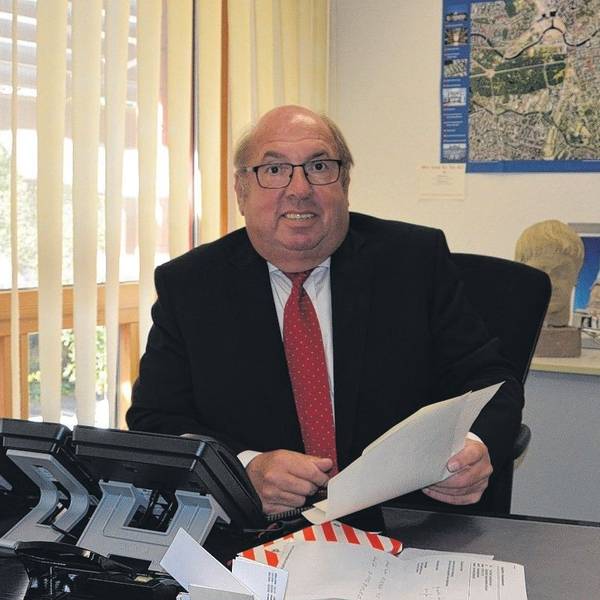 Rhein-Erft-Kreis, Willi Zylajew, CDU-Kreistagsfraktionsvorsitzender seit 1999
Seit 20 Jahren ist Willi Zylajew Chef der CDU-Kreistagsfraktion.Bei der Kommunalwahl 2020 will der 69-Jährige noch einmal antreten.