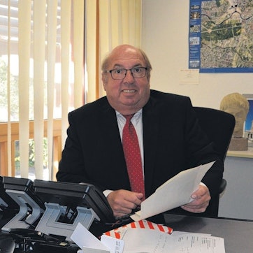 Rhein-Erft-Kreis, Willi Zylajew, CDU-Kreistagsfraktionsvorsitzender seit 1999
Seit 20 Jahren ist Willi Zylajew Chef der CDU-Kreistagsfraktion.Bei der Kommunalwahl 2020 will der 69-Jährige noch einmal antreten.