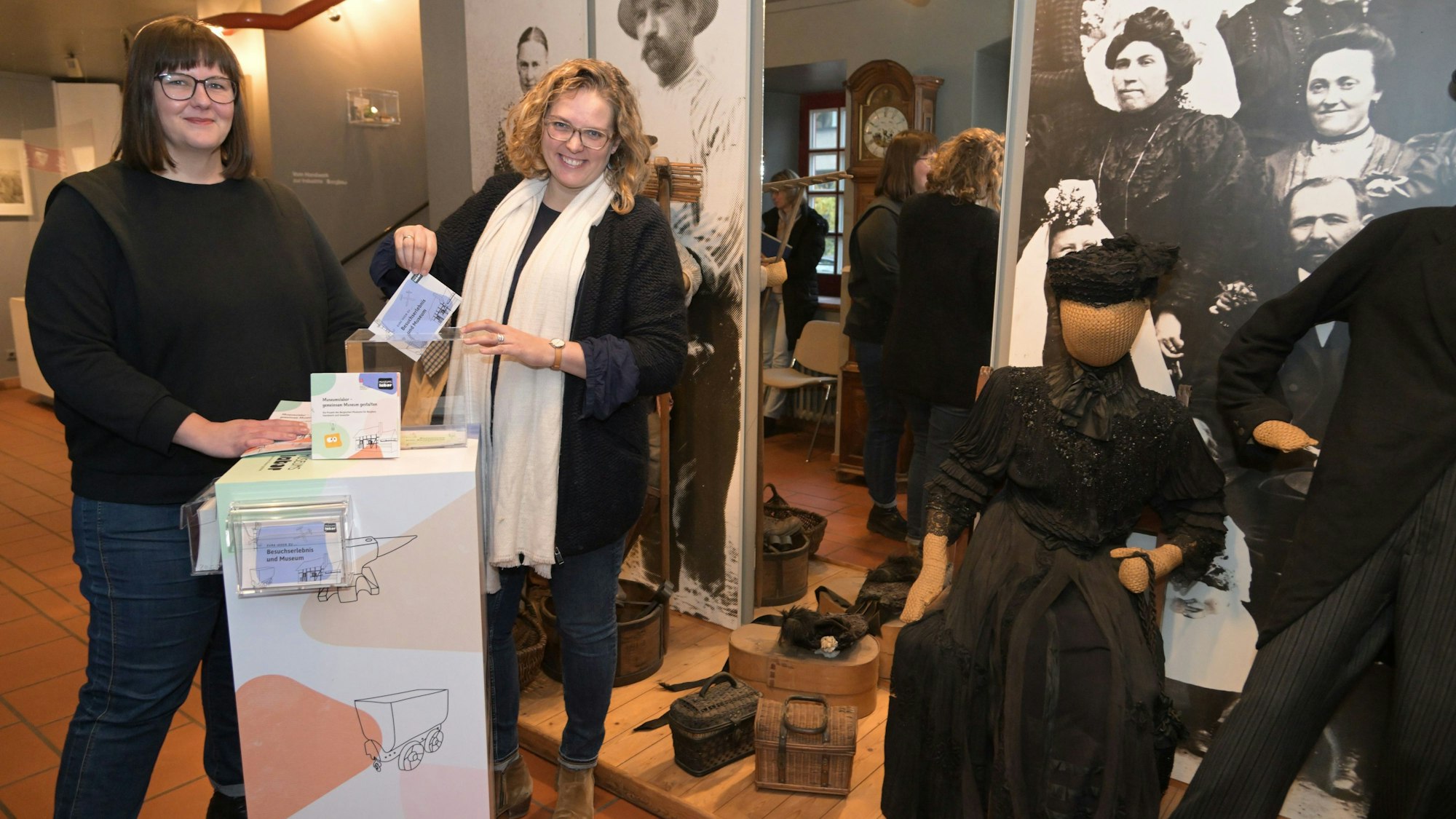 Laura Oehms (l.) vertritt Sandra Brauer.