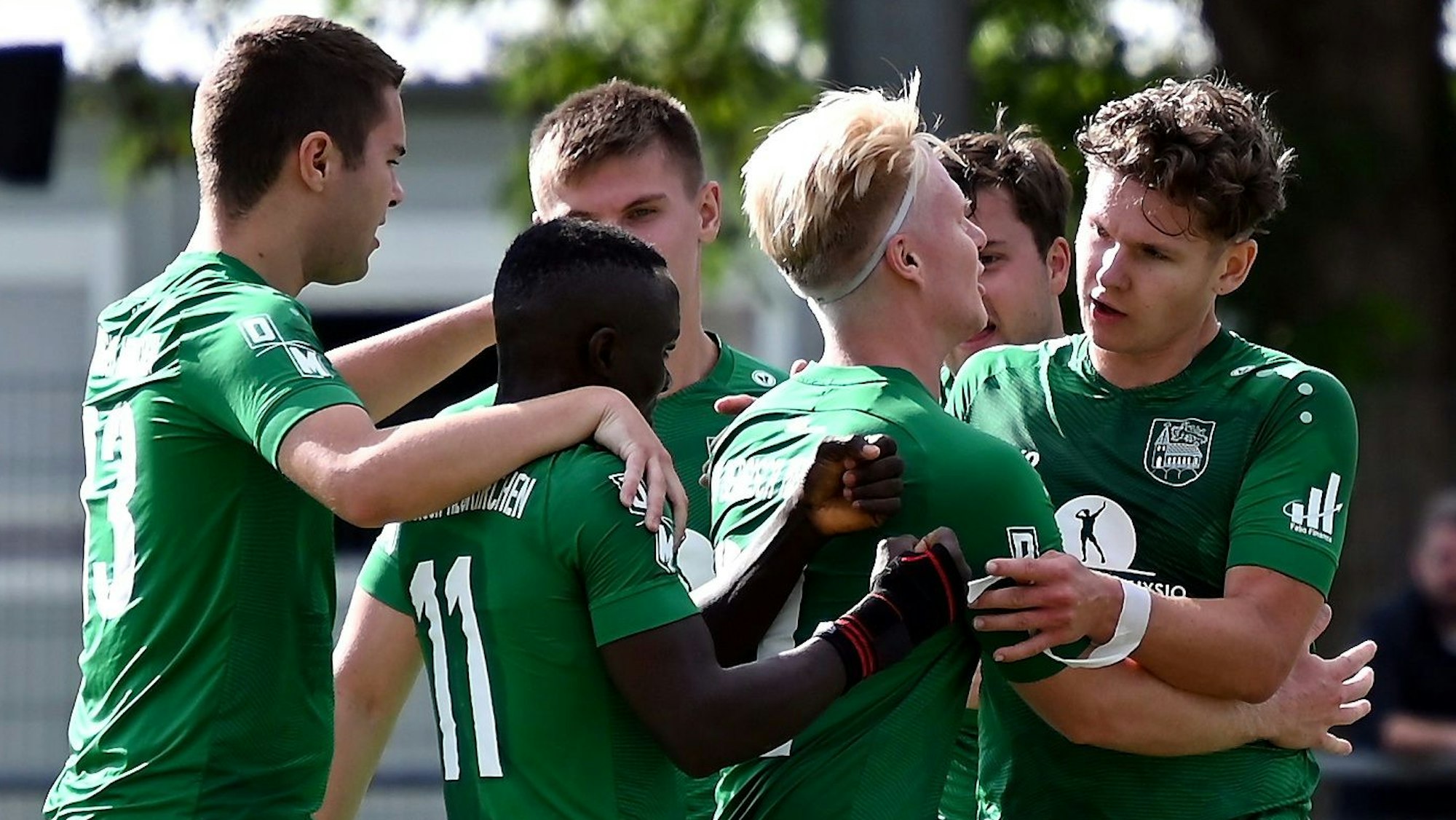 25.09.2022, Fussball-Lützenkirchen - Berg. Neukirchen
Freude nach dem 1:0 für Neukirchen durch Leon Kauermann (rechts)28
Foto: Uli Herhaus
