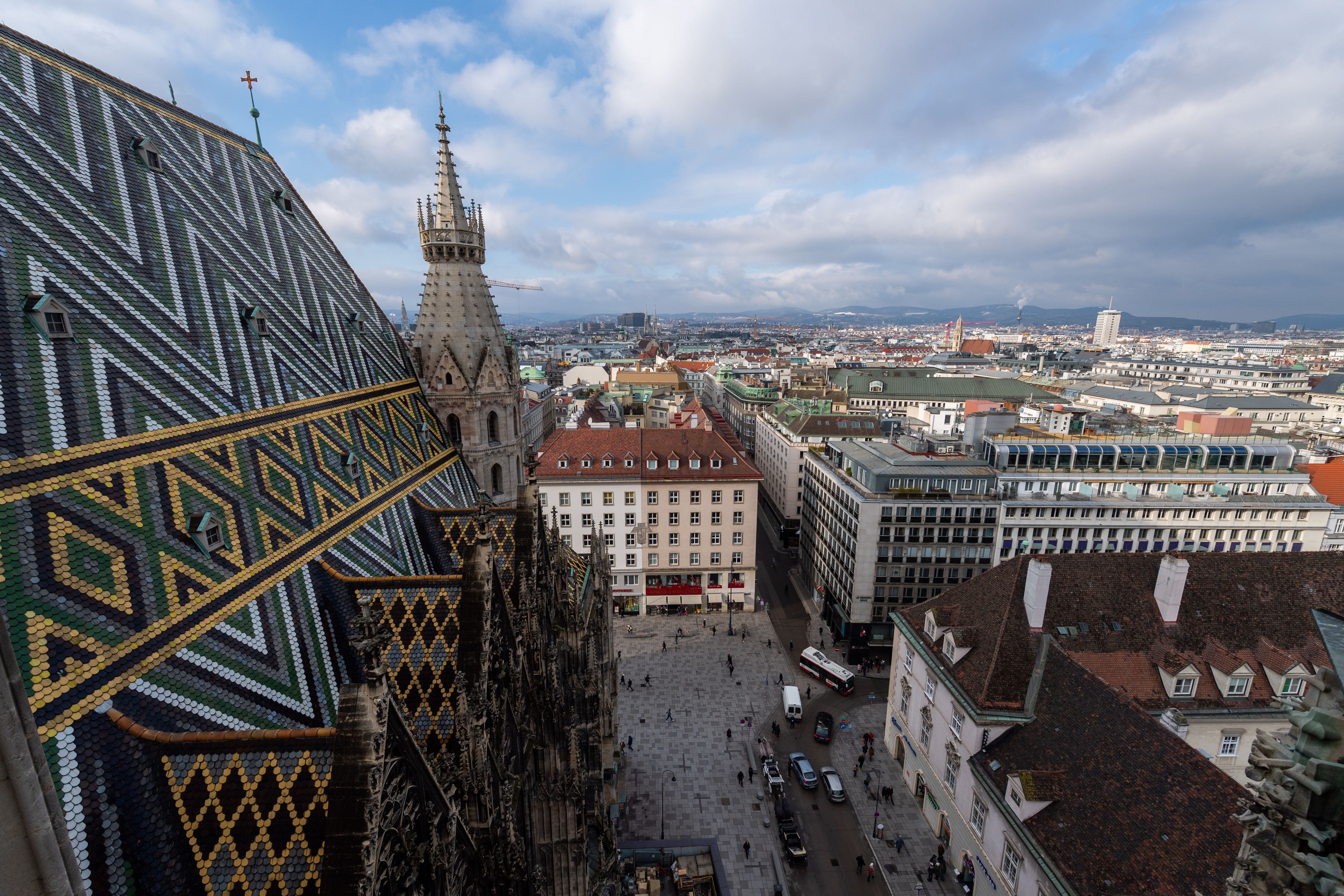 Blick vom Nordturm des Stephansdoms auf Wien.