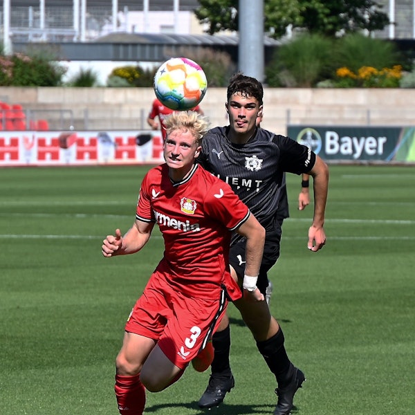 14.08.2022,Fussball-Bayer Leverkusen U19-VFB Hilden
vorne: Anton Bäuerle (Bayer)
Foto: Uli Herhaus