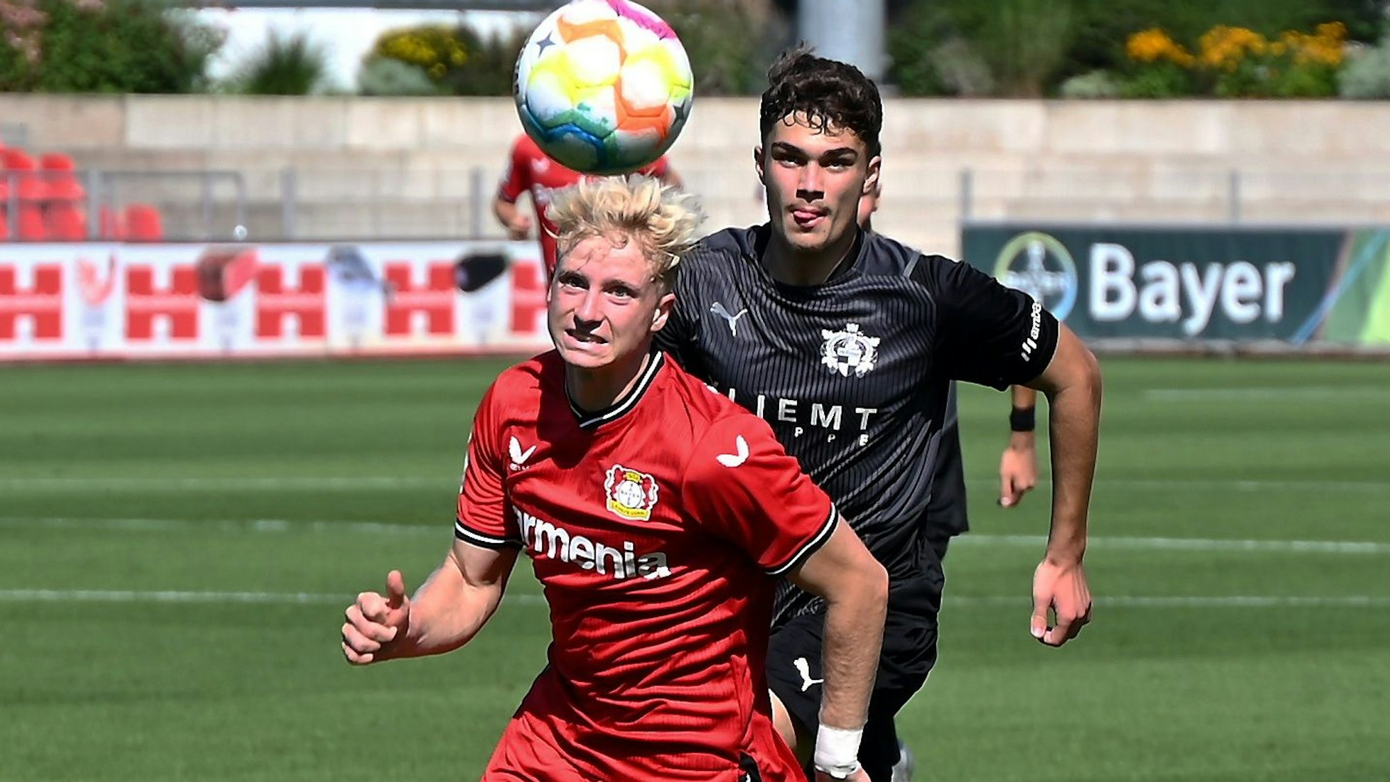 14.08.2022,Fussball-Bayer Leverkusen U19-VFB Hilden
vorne: Anton Bäuerle (Bayer)
Foto: Uli Herhaus