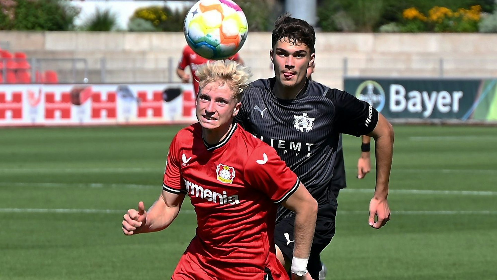 14.08.2022,Fussball-Bayer Leverkusen U19-VFB Hilden
vorne: Anton Bäuerle (Bayer)
Foto: Uli Herhaus