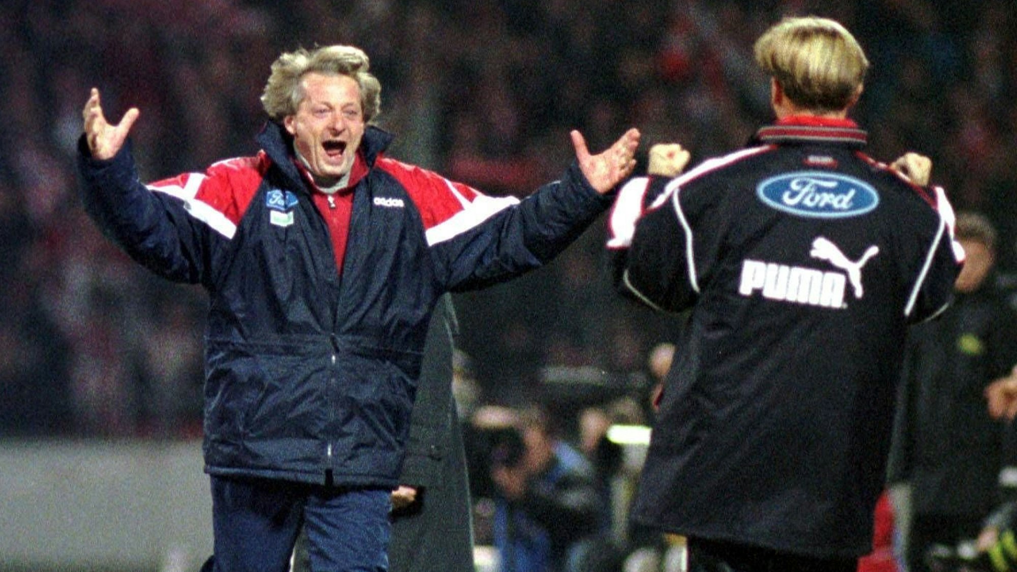 Im Dezember 1997 besiegte der 1. FC Köln Borussia Dortmund 4:2, Lorenz-Günther Köstner jubelte damals, obwohl die Kölner Mannschaft später als Tabellen-Letzter in die Winterpause ging.