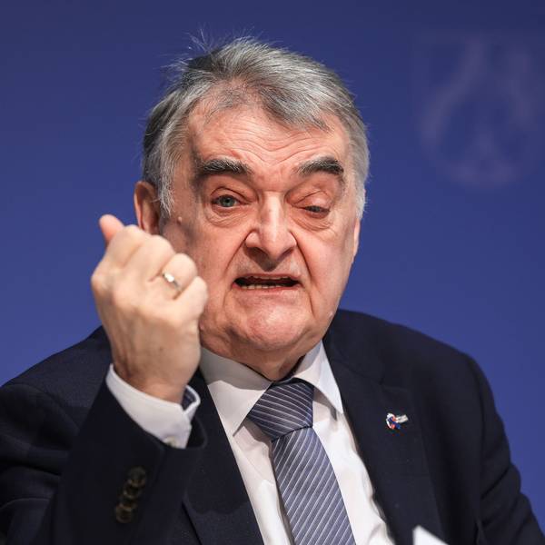 Herbert Reul (CDU), Innenminister in Nordrhein-Westfalen, macht das Tötungsdelikt in Freudenberg fassungslos. (Archivbild)