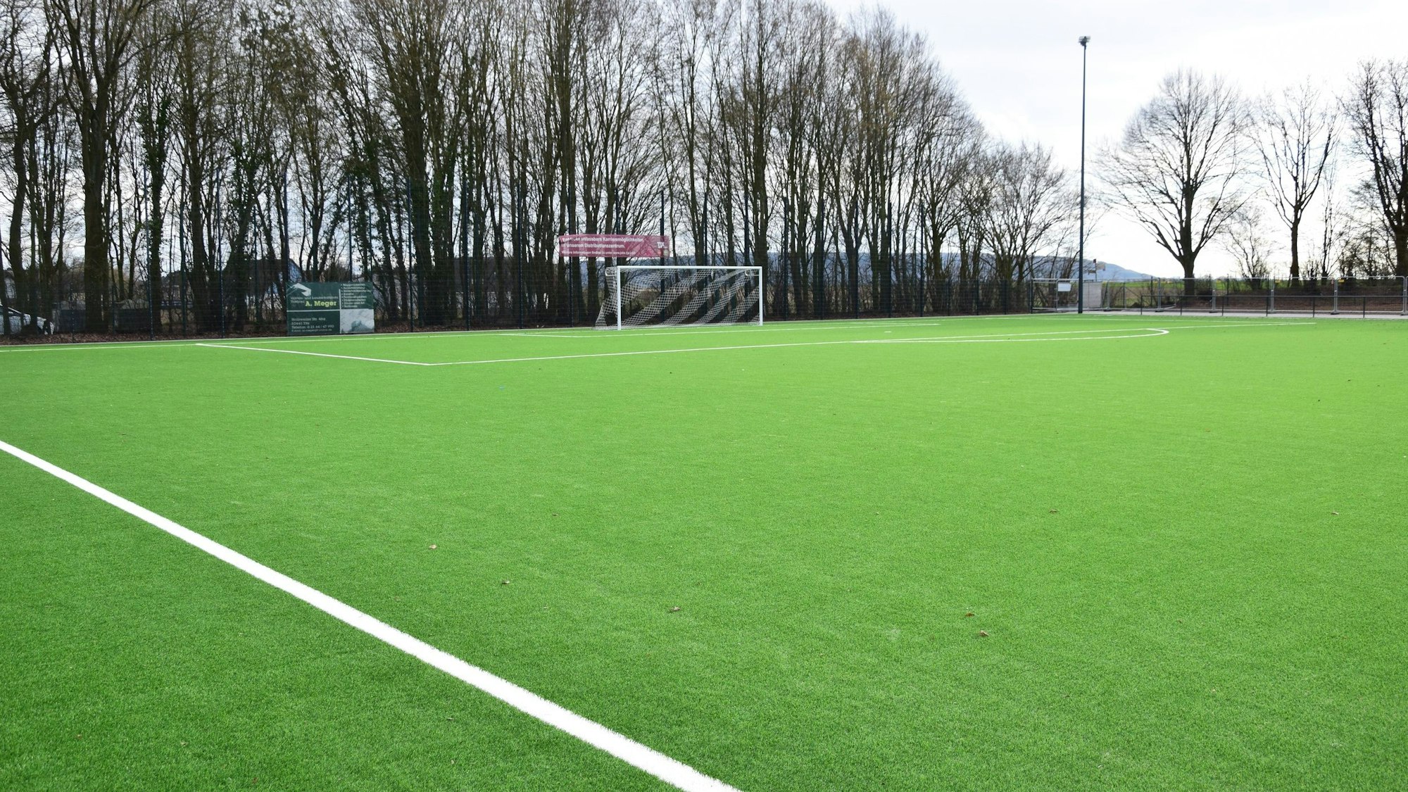 Der neue Kunstrasenplatz in Bedburg-Kirchherten.