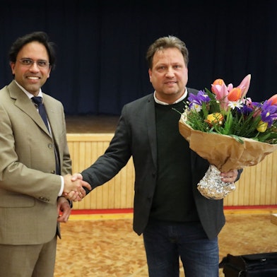 Miriam Pinto, Fabiano Pinto und Lutz Wagner nach der Wahl Pintos zum Technischen Beigeordneten in Königswinter.