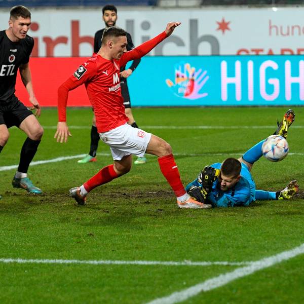 Halle, Deutschland 14. März 2023: 3.Liga - 2022/2023 - Hallescher FC vs. Viktoria Koeln v.li. Torschütze Dominik Streczyk Hallescher FC macht das Tor zum 2:1 /// DFB regulations prohibit any use of photographs as image sequences and/or quasi-video. /// Leuna Chemie Stadion Sachsen-Anhalt *** Halle, Germany 14 March 2023 3 Liga 2022 2023 Hallescher FC vs Viktoria Koeln v li scorer Dominik Streczyk Hallescher FC makes the goal 2 1 DFB regulations prohibit any use of photographs as image sequences and or quasi video Leuna Chemie Stadion Sachsen Anhalt Copyright: xFotostandx/xBallaschx