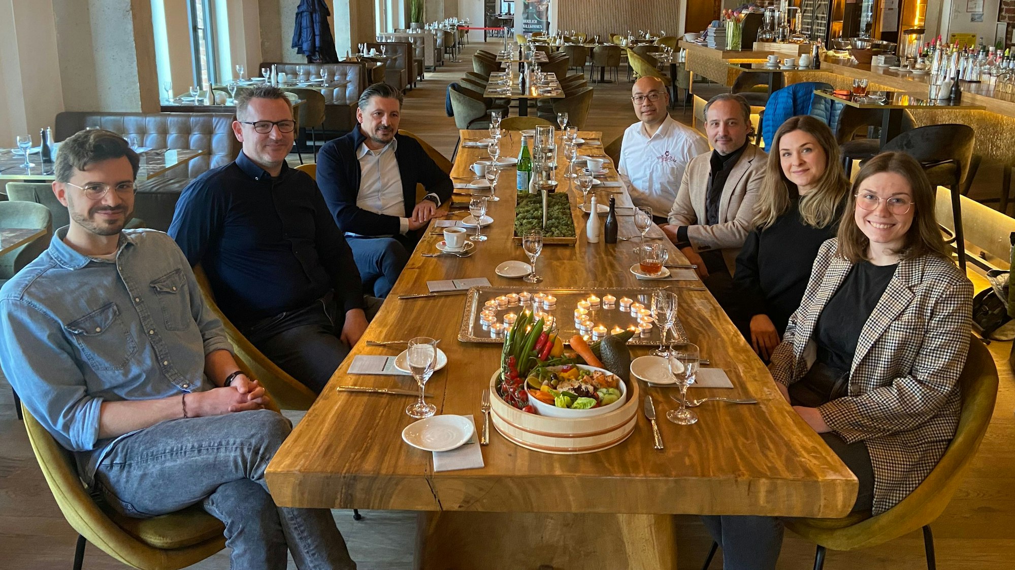 Gastronomen, Naturgut Ophoven und Stadt Leverkusen werben für Earth Hour Tag