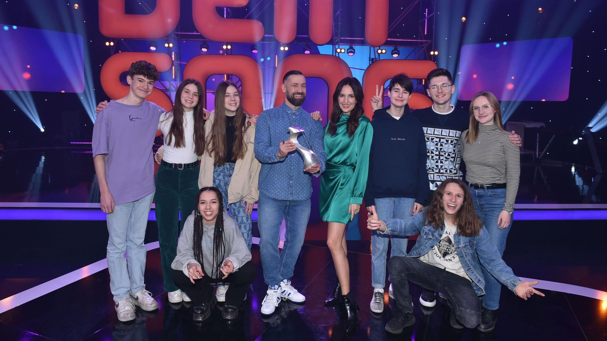 Dein Song-Finale 2023 in Leipzig
ganz links: Justus (16) aus Niederkassel, Nuri (15) und Jule (16) aus Ruppichteroth.