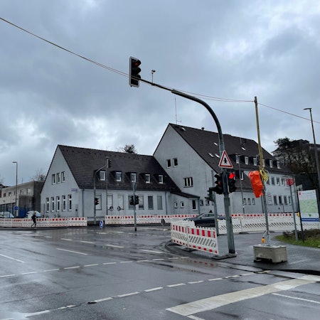 Die Baustelle für den neuen Kreisel an der Polizeiwache Ecke Lüdenscheider Straße/Gartenstraße.
