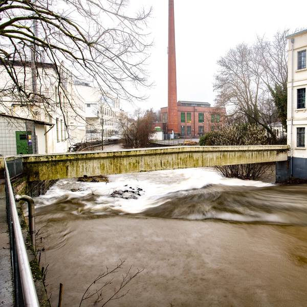 Das Radium-Wehr am Turbinenhaus in Wipperfürth.
