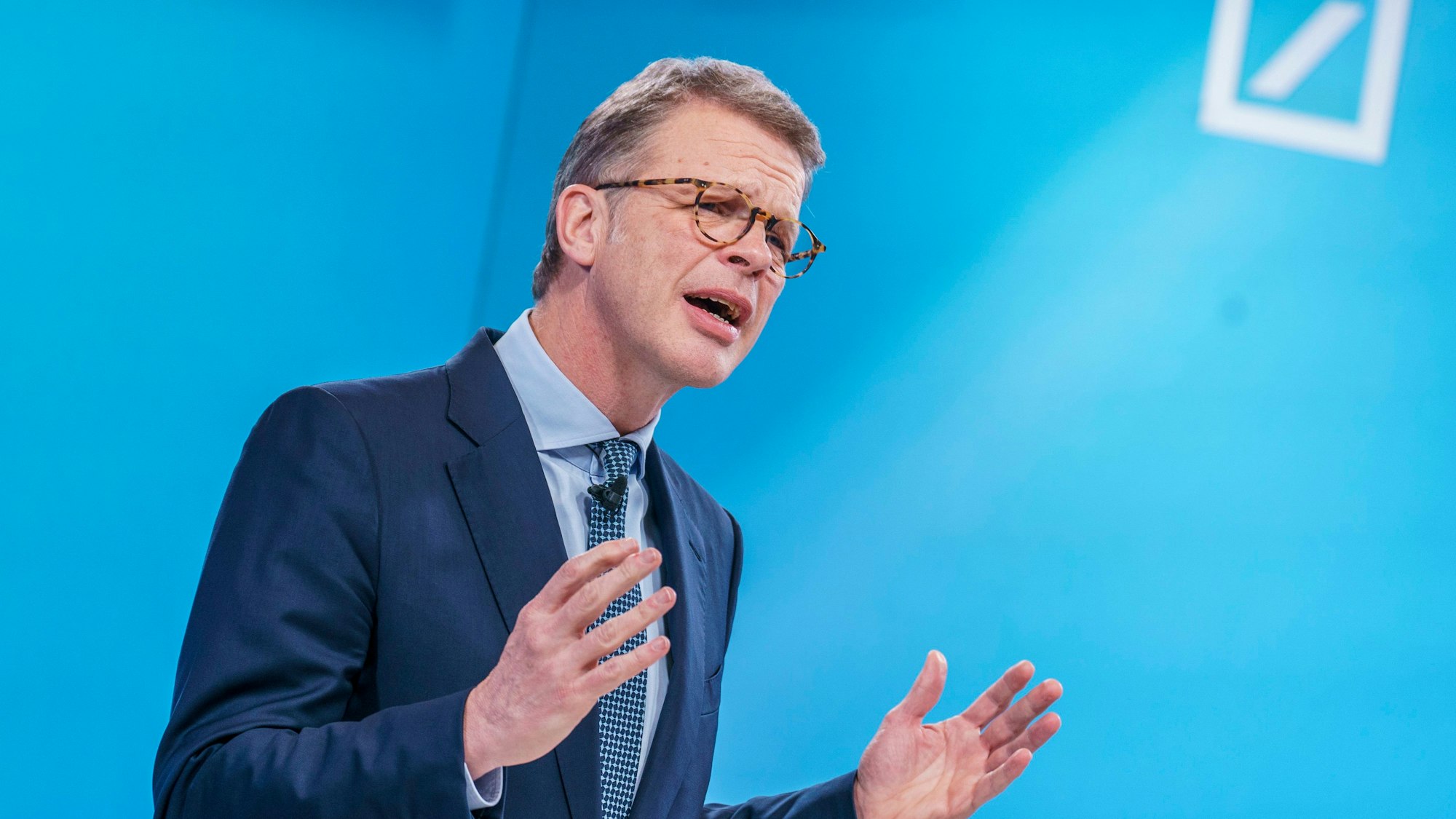 Christian Sewing, Vorstandsvorsitzender der Deutschen Bank, spricht auf der Jahresmedienkonferenz.