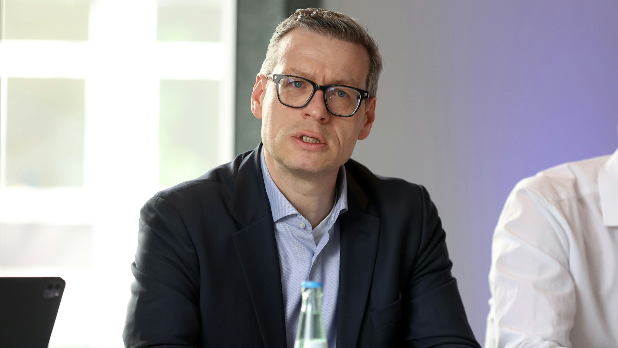 17.03.2023
Köln:
PK in der IHK
ARBEITGEBER KÖLN, DGB, Handwerkskammer zu Köln und Industrie- und Handelskammer ziehen eine Halbzeitbilanz nach zwei Jahren Ratsbündnis aus Grünen, CDU und Volt
Dirk Wasmuth
Foto: Martina Goyert,