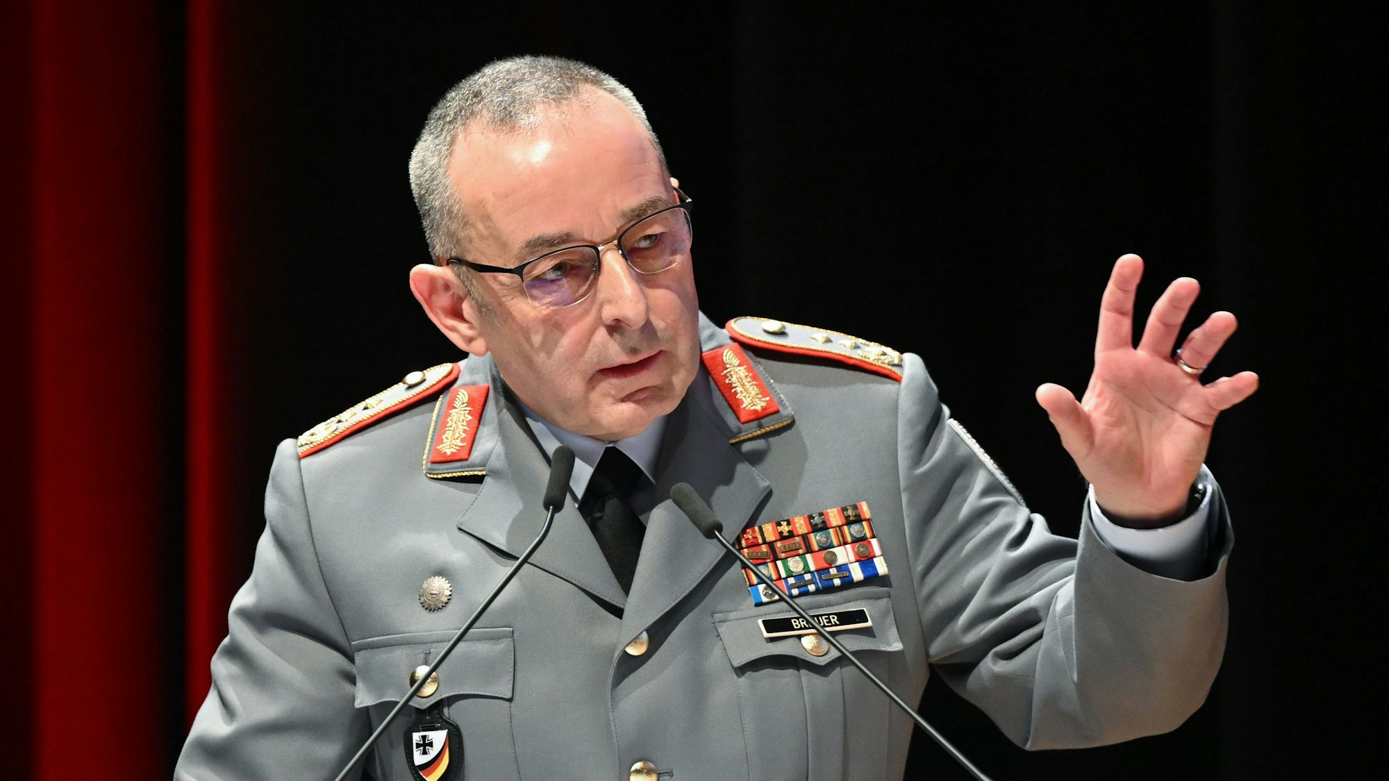 Generalleutnant Carsten Breuer