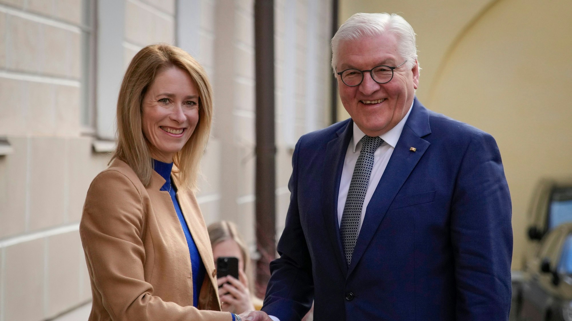 Kaja Kallas mit Bundespräsident Frank-Walter Steinmeier, der die Staatschefin im Rahmen seiner Estland-Reise traf.