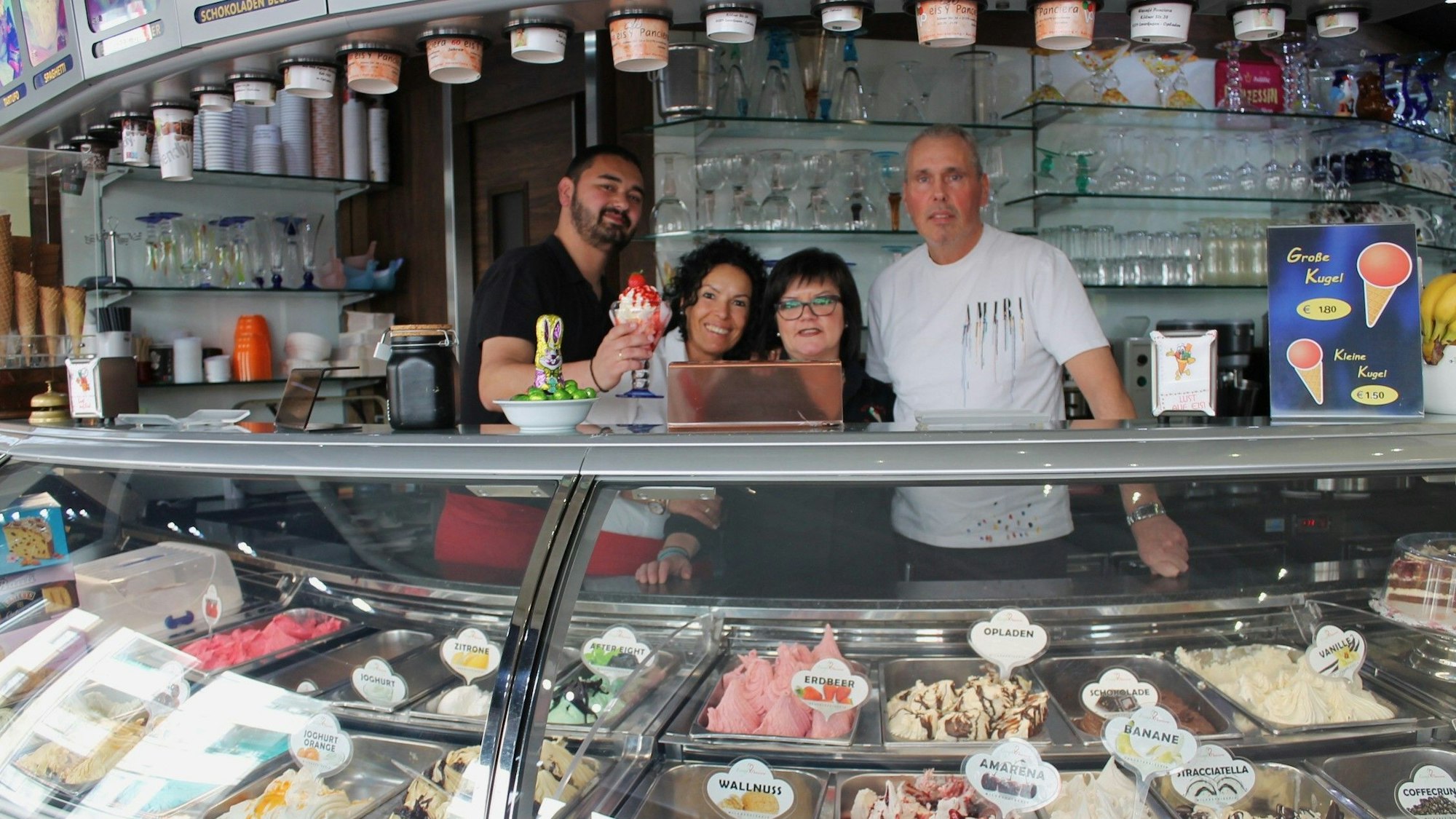 Das Team vom Panciera (v.l.n.r.): Filipe Abrantes, Cidalia Costa(Geschäftsführerin), Walter Panciera (Inhaber) und Adelaide Margues.