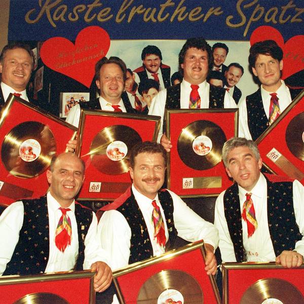 Die Kastelruther Spatzen erhielt nur wenige Monate nach dem mysteriösen Tod von Karlheinz Gross Goldene Schallplatten für das Album „Herzschlag für Herzschlag“.